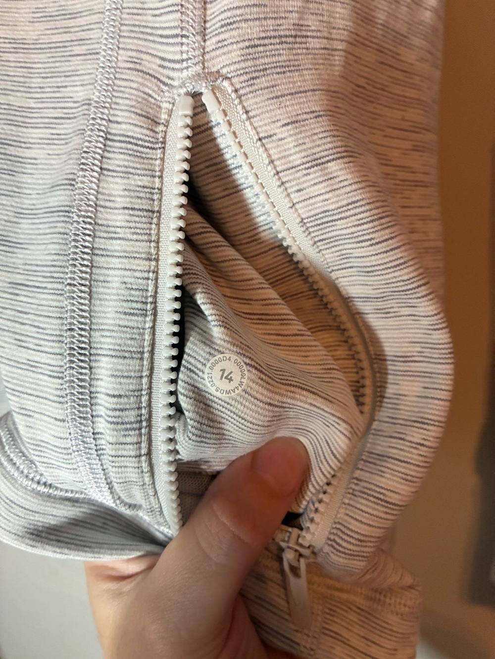 Lululemon Define Jacket in Wee Are From Space Sheer Blue Chambray Size 14 - Picture 8 of 8